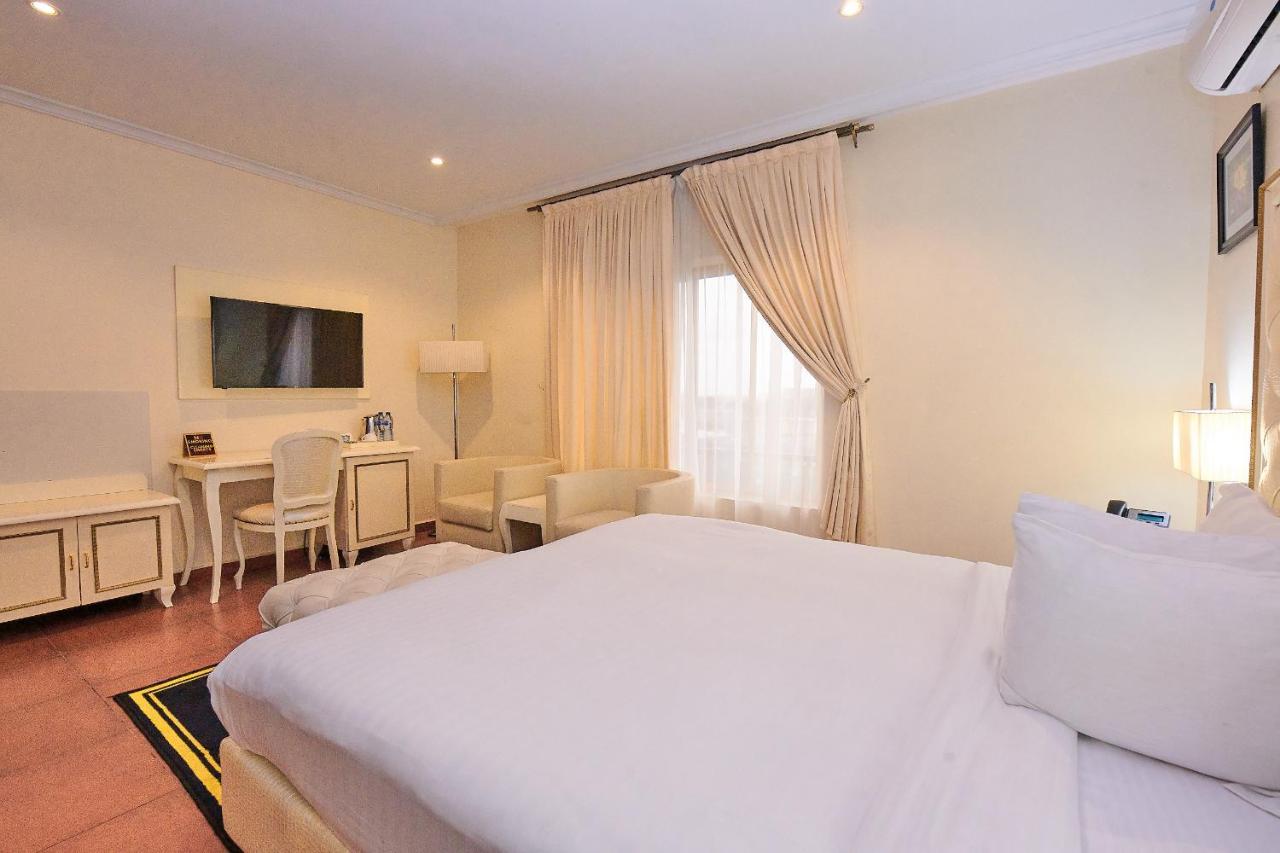 Oak Haven Hotel & Suites Port Harcourt Exterior photo
