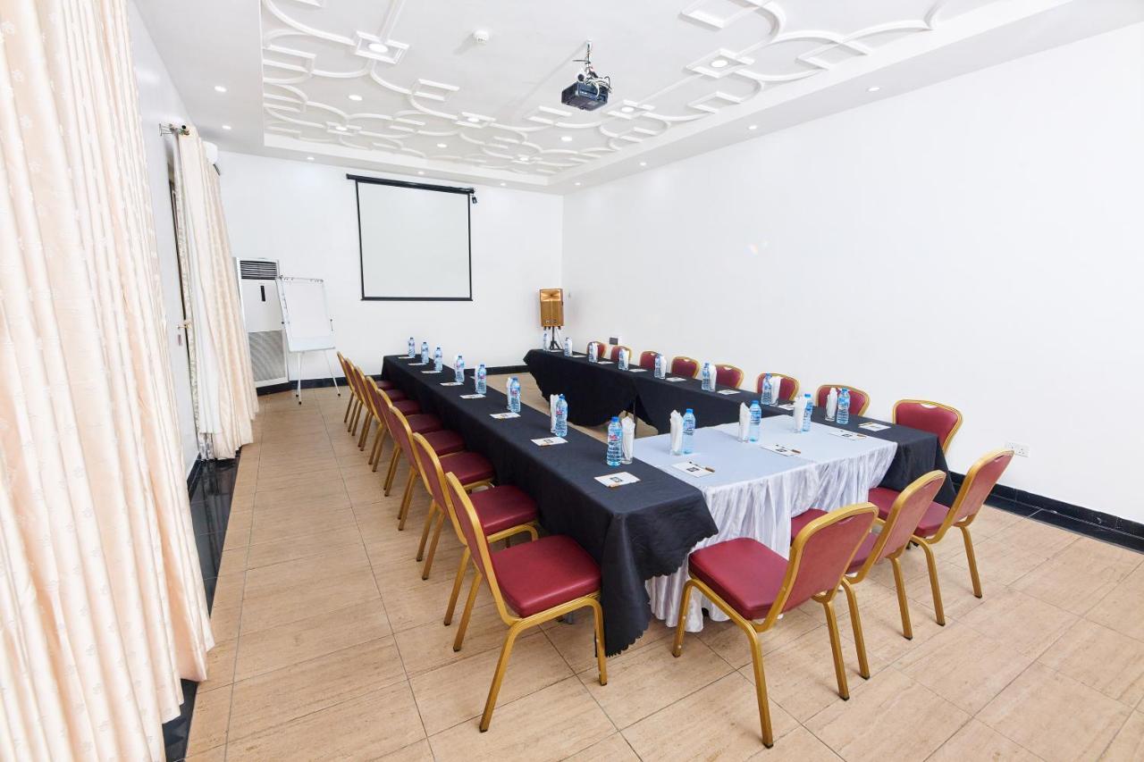 Oak Haven Hotel & Suites Port Harcourt Exterior photo